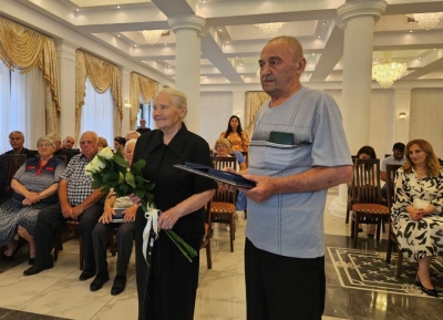 Семь супружеских пар награждены медалями «За любовь и верность»