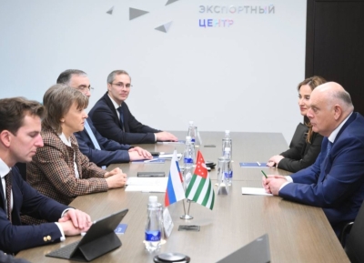 Президент Аслан Бжания находится с рабочим визитом в Москве