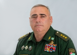 Атәылахьчара аминистр Владимир Ануа «Аԥсны Аџьынџьтәылатә еибашьраҟны Аиааира 30 шықәса ахыҵра» амедал анашьаразы адҵақәа инапы рыҵаиҩит.