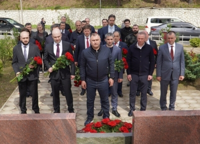 Лаша Ашуба и Алан Гаглоев почти память добровольцев из Южной Осетии