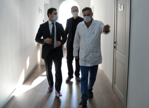 Тимур Агрба проинспектировал работу Сухумской инфекционной больницы