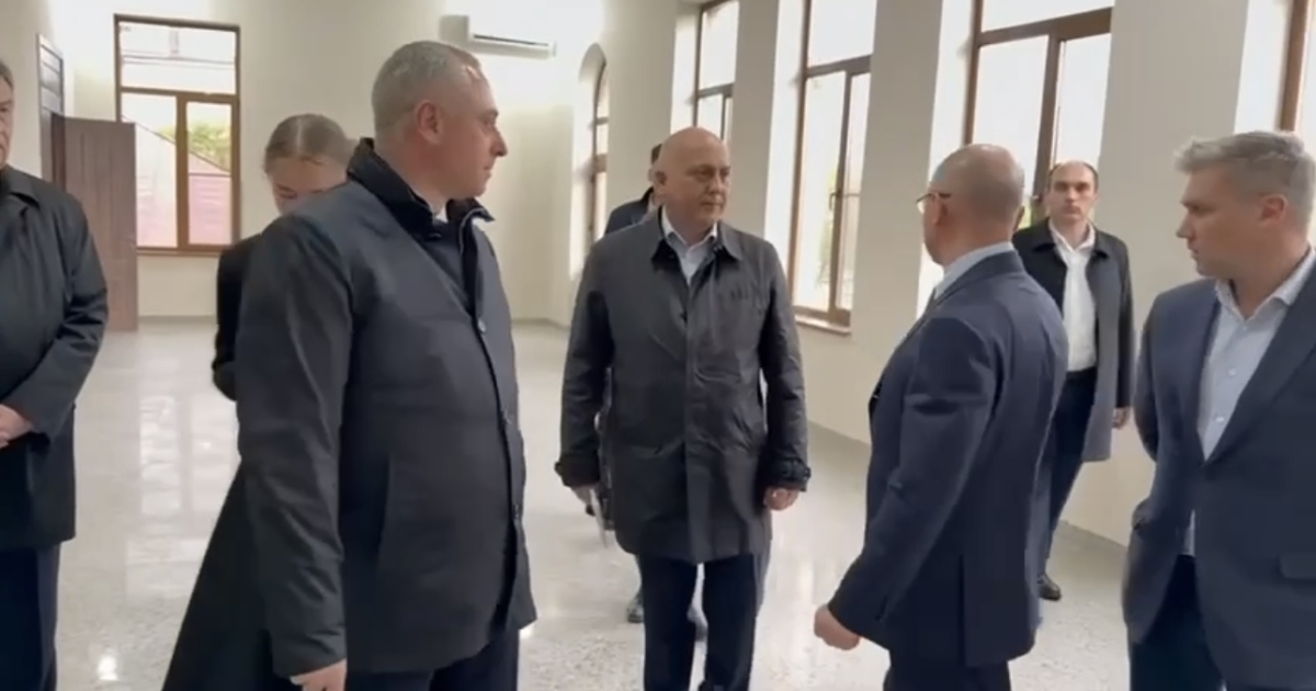 Бадра Гунба и Сергей Кириенко посетили историко-мемориальный музей Н.А. Лакоба