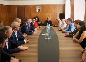 Аԥсны адәныҟатәи аусқәа рминистр Олег Барцыц цәыббрамза 8 рзы Гал араион даҭааит