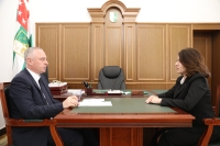 Бадра Гунба принял министра просвещения Хану Гунба
