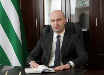 Спикер Парламента Лаша Ашуба поздравил народ  Абхазии с Новым годом