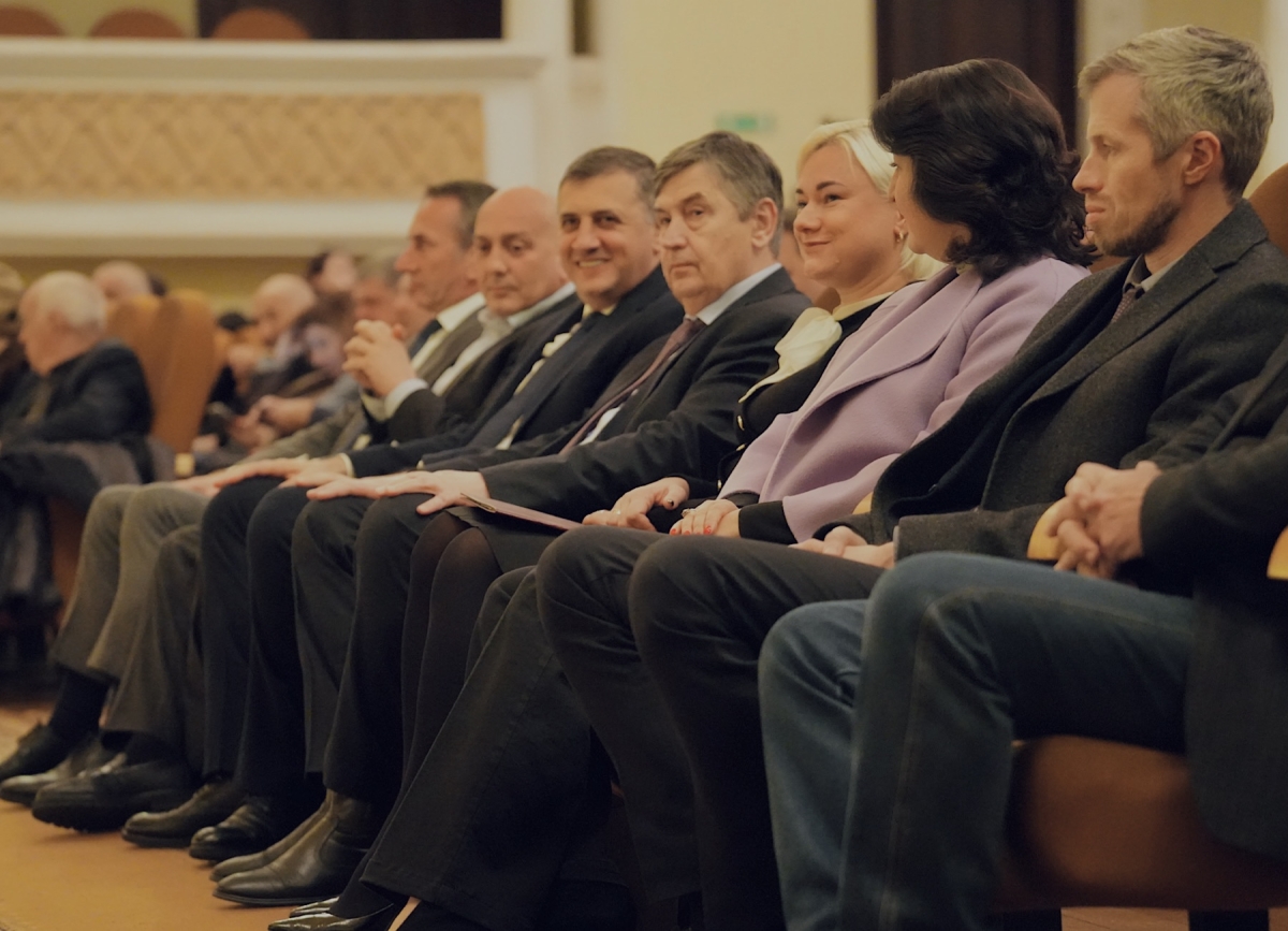 Искусство объединяет: 100-летие народной дипломатии отметили в Сухуме