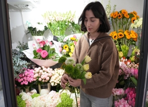 За кулисами праздника: абхазские флористы готовятся 8 Марта