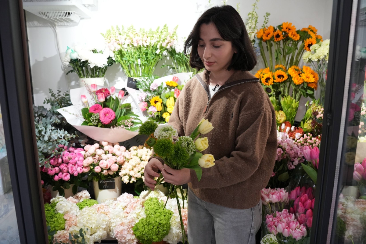 За кулисами праздника: абхазские флористы готовятся 8 Марта