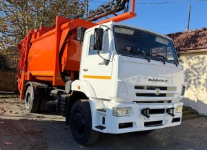 Автопарк столичной коммунальной службы пополнился новой спецтехникой