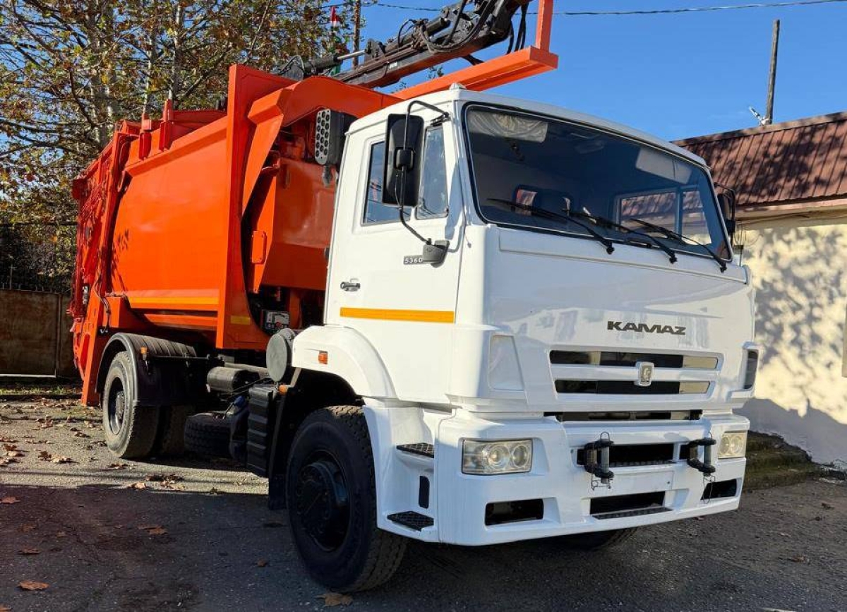 Автопарк столичной коммунальной службы пополнился новой спецтехникой   