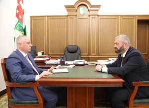 Бадра Гәынба: «Сара, Аԥсны атәылауаа реиҳараҩӡак реиԥш, атуризм Аминистрра аусзуҩцәа џьоукы ҳасасцәа рганахьала иҟарҵаз аҳәамҭа даараӡа исгәаԥхаӡом».