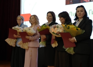 Учителям, подготовившим победителей олимпиады по абхазскому языку, вручили сертификаты