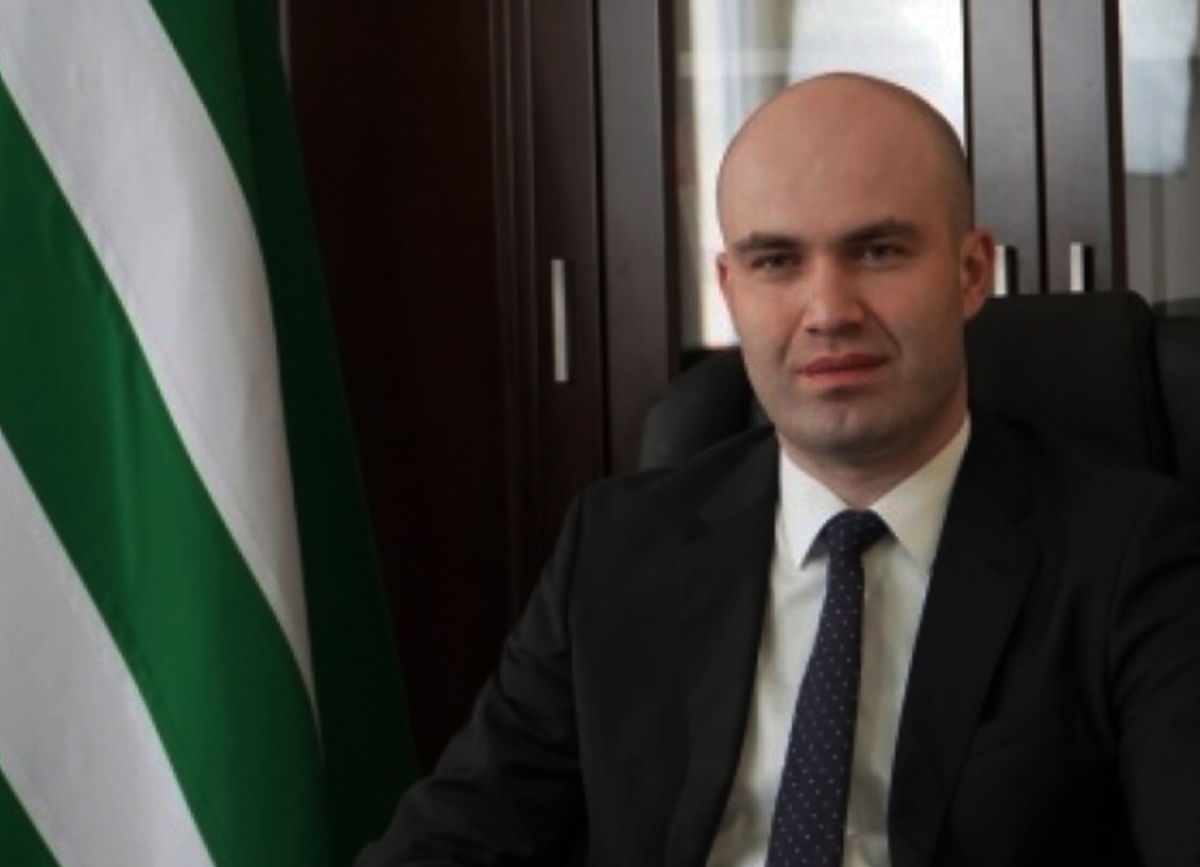 В адрес спикера Парламента Абхазии Лаши Ашуба поступают поздравления с днем рождения