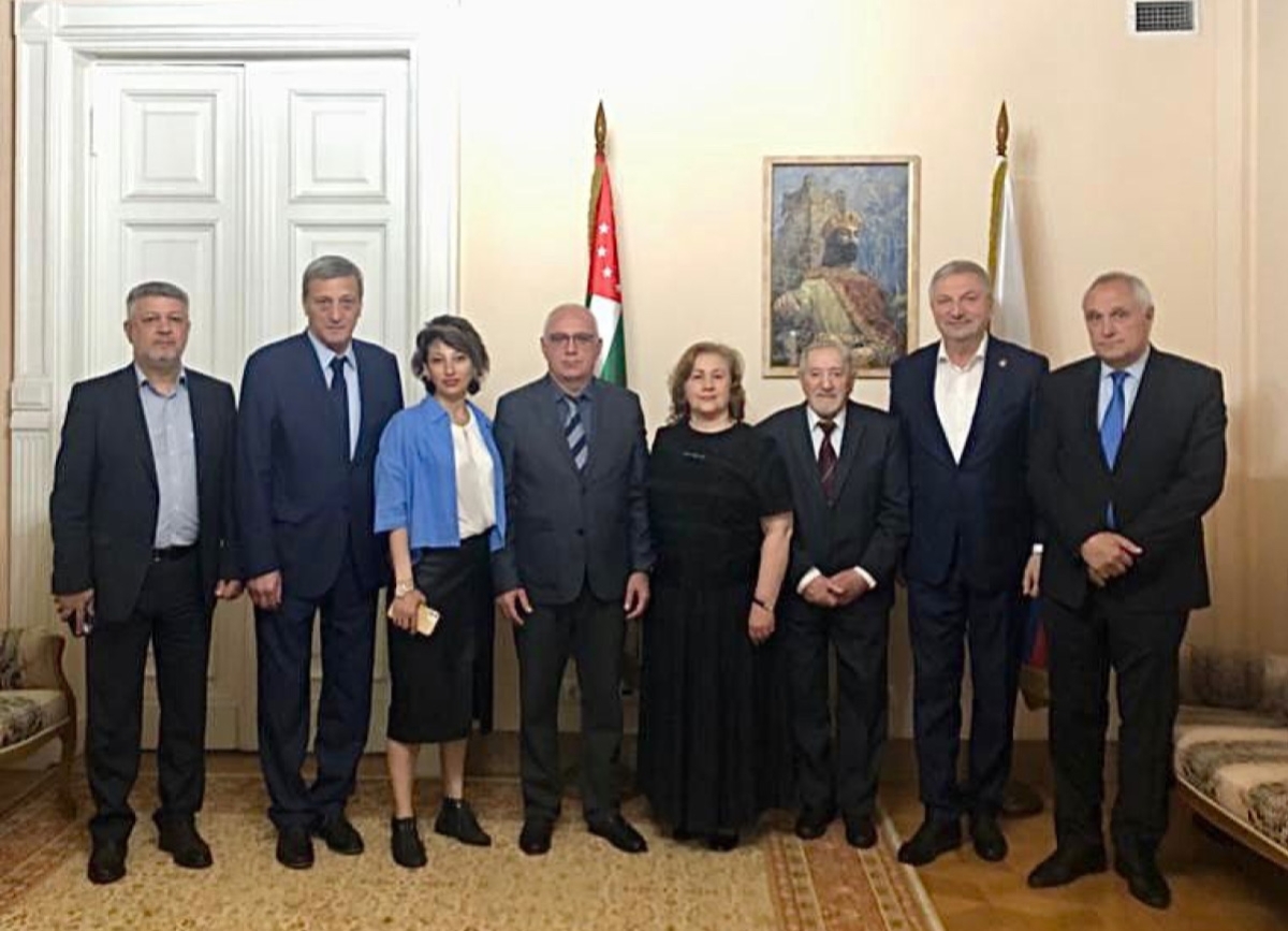 В Посольстве Абхазии в Москве прошла встреча с представителями армянской общественности России