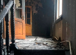 Двухэтажный дом загорелся в Сухуме
