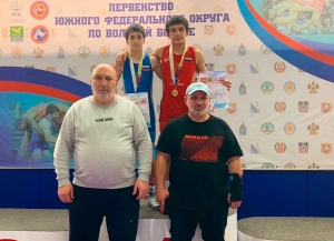 Данил Допуа и Дамей Кархалава стали призерами первенства ЮФО по вольной борьбе