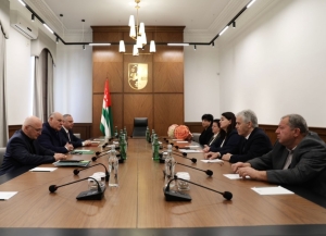 Аслан Бжания встретился с судьями Конституционного суда Абхазии