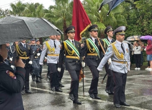 Аҟәа ақалақь аҿы имҩаԥысит 1992–1993 шш. Аԥсны Аџьынџьтәылатә еибашьраҟны Аиааира агара Амш 32 шықәса ахыҵра иазку арратә парад.