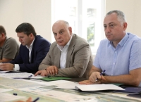 Аслан Бжания провел рабочее совещание в Сухумском аэропорту