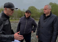 Президент проинспектировал результаты работ по изменению русла реки в Гулрыпшском районе