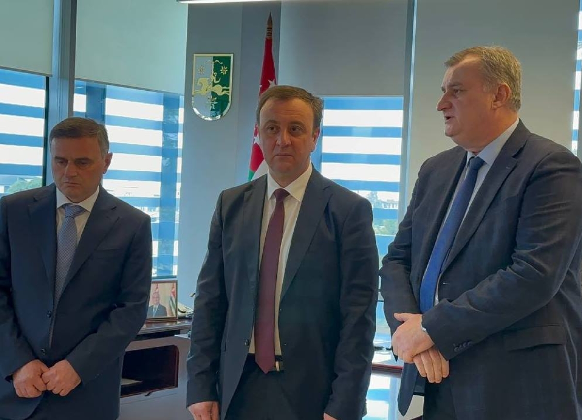 Владимир Делба представил коллективу Министерства здравоохранения нового руководителя   