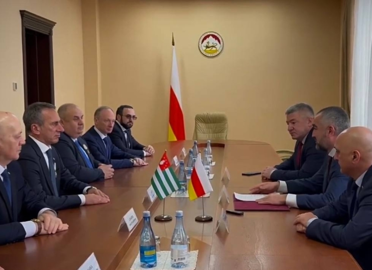 Делегация МИД Абхазии встретилась с председателем Парламента Южной Осетии Аланом Маргиевым
