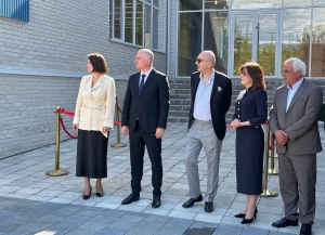 Школу № 4 им. Оскара Гвазава открыли после ремонта в Гудауте