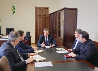 Владимир Делба аԥыза-министр ихаҭыԥуаҩцәа алархәны аилатәара мҩаԥигеит.