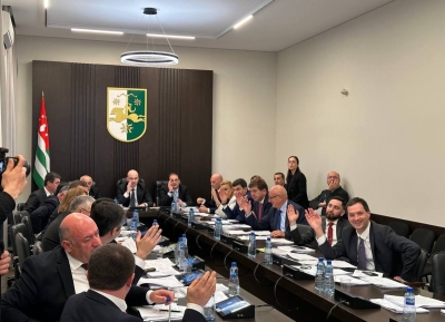 Жәлар Реизара-Апарламент аҵыхәтәантәи аԥхьараҿы 2026 шықәсазы Аԥсны абиуџьетнҭыҵтәи афондқәа фба рбиуџьетқәа шьақәнарӷәӷәеит.