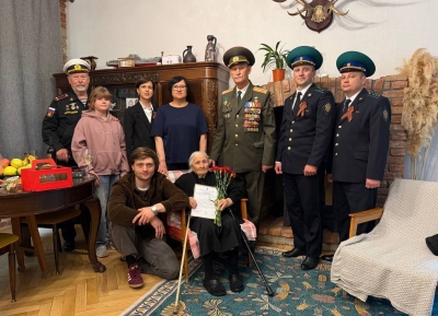 "Дом Москвы" поздравил ветеранов с 81-й годовщиной Великой Победы