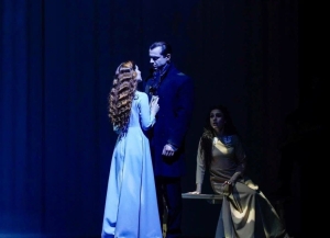 Жить театром, или как РУСДРАМ влюблял барнаульцев в Абхазию