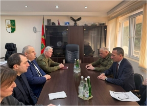 Министры иностранных дел и обороны Абхазии обсудили постановку на воинский учет в России студентов с двойным гражданством