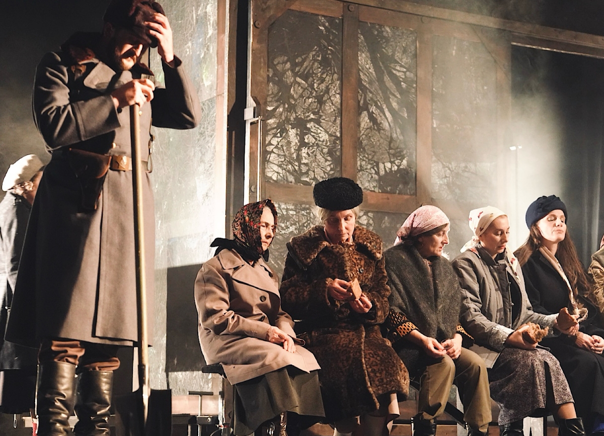 «Эшелон» в Абхазском театре: история о том, как остаться человеком