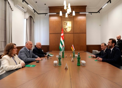 Аслан Бжания принял министра здравоохранения Республики Южная Осетия Томаса Джигкаева   