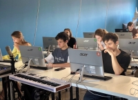 Семинар по современным технологиям искусственного интеллекта проводится в IT-школе StemLab в Сухуме