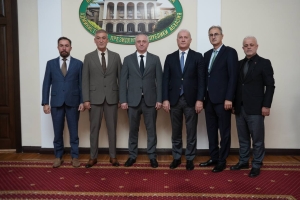 Президент Бадра Гунба встретился с делегацией абхазской диаспоры из Турции.